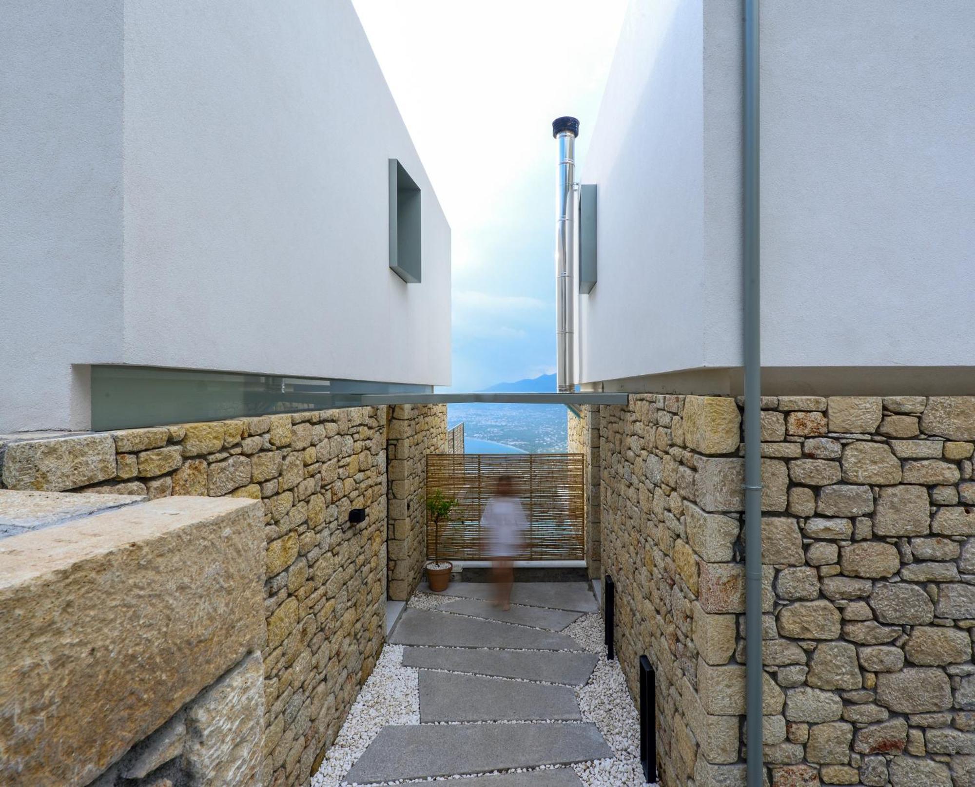 Lithos Retreat 2 Apartment Kalamata Exterior photo
