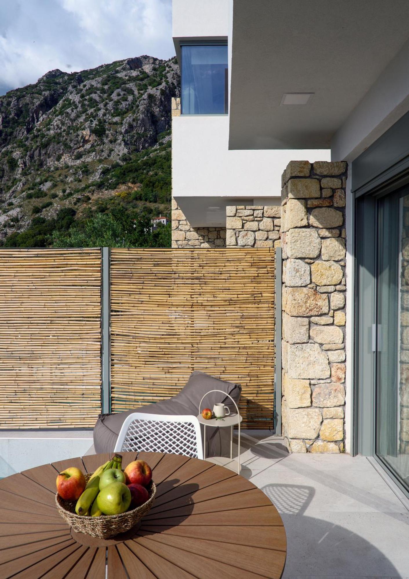 Lithos Retreat 2 Apartment Kalamata Exterior photo