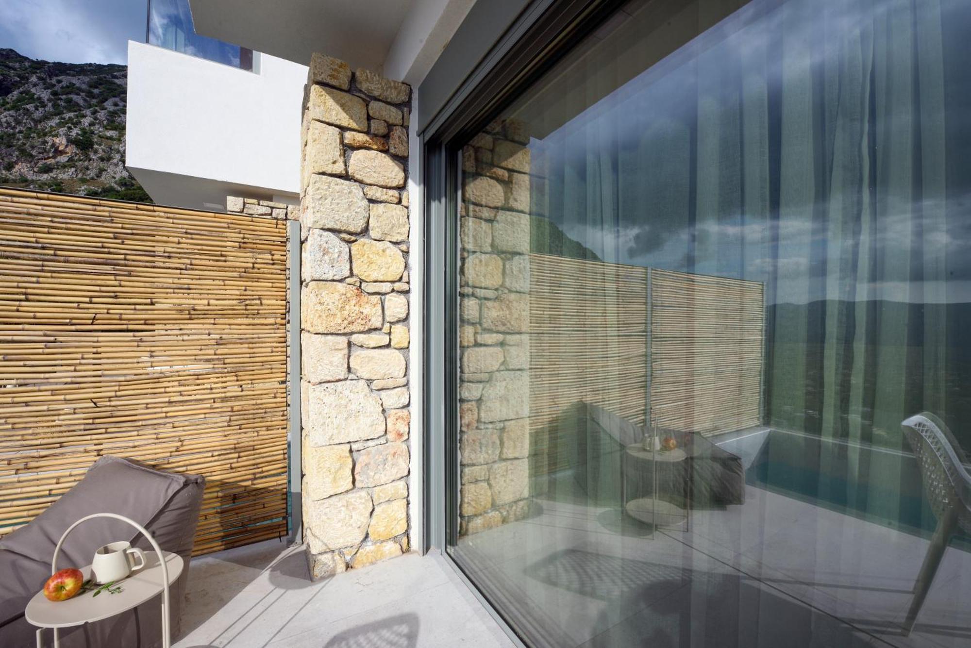 Lithos Retreat 2 Apartment Kalamata Exterior photo