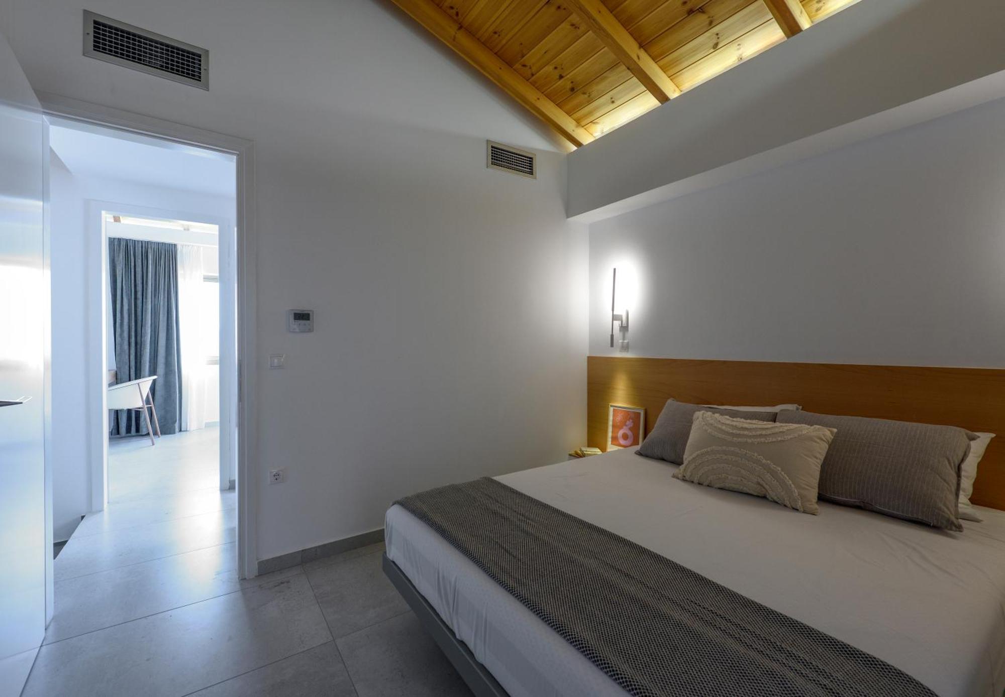 Lithos Retreat 2 Apartment Kalamata Exterior photo
